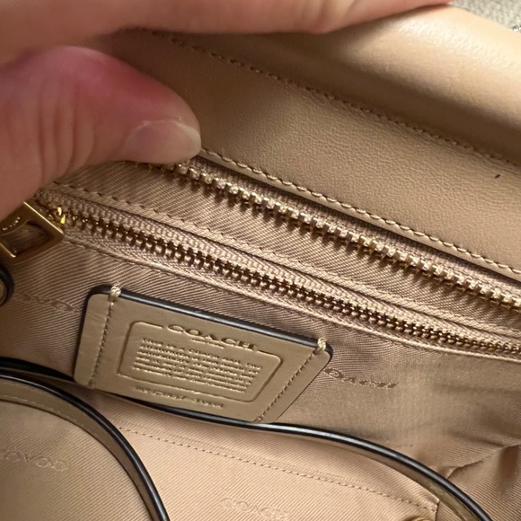 Beautiful Nude coach small purse - Picture 10 of 16